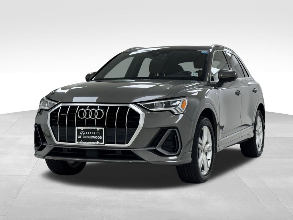 Used 2022 Audi Q3 2.0T Premium Plus w/ Premium Plus Package image 3