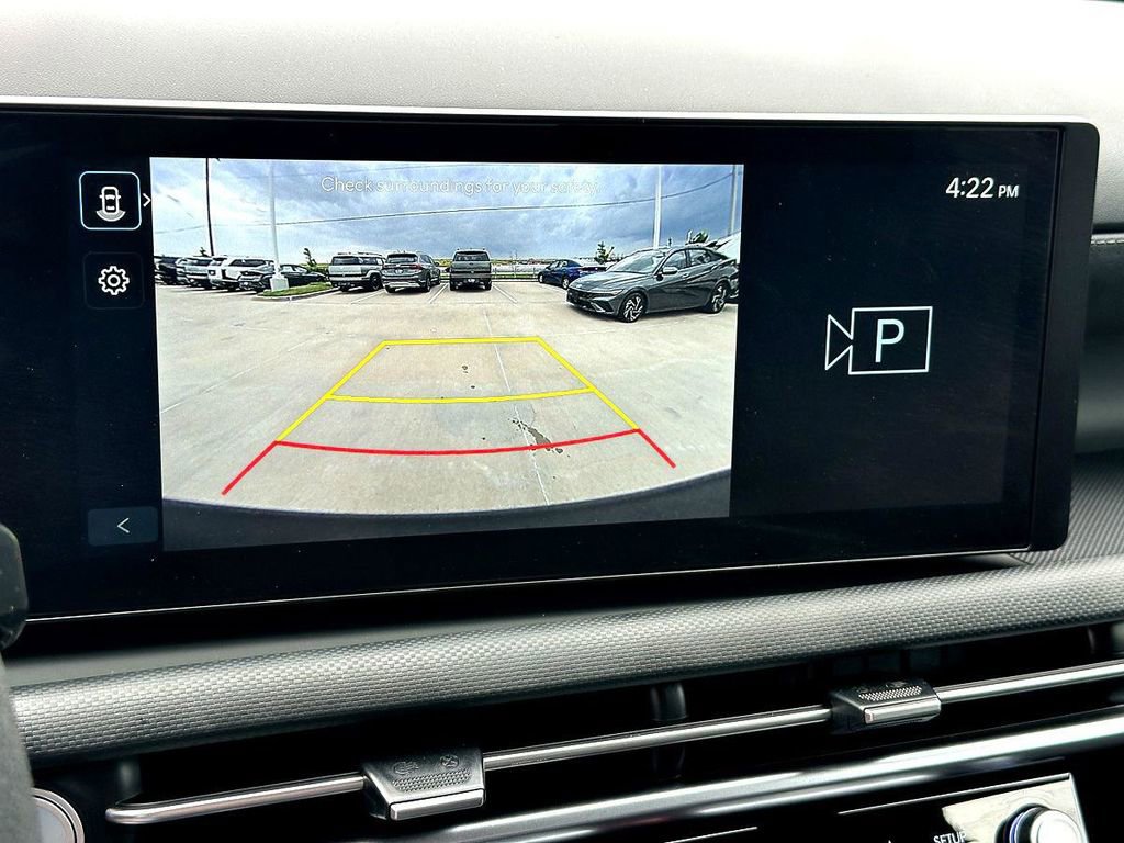 Used 2025 Hyundai Santa Cruz SE image 17