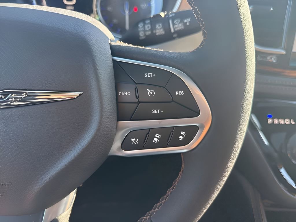 New 2026 Chrysler Pacifica Pinnacle image 39