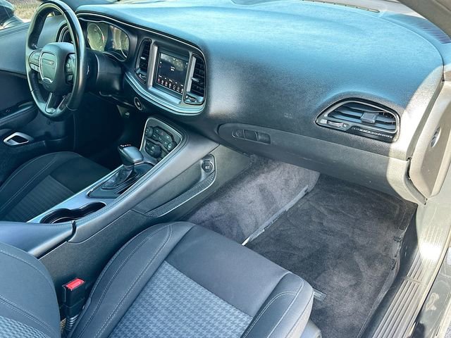 Used 2017 Dodge Challenger SXT w/ Driver Convenience Group RWD image 26