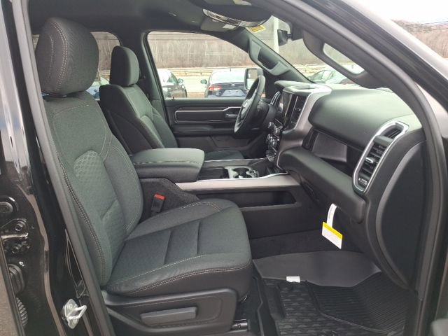 New 2026 RAM 1500 4x4 Crew Cab image 27