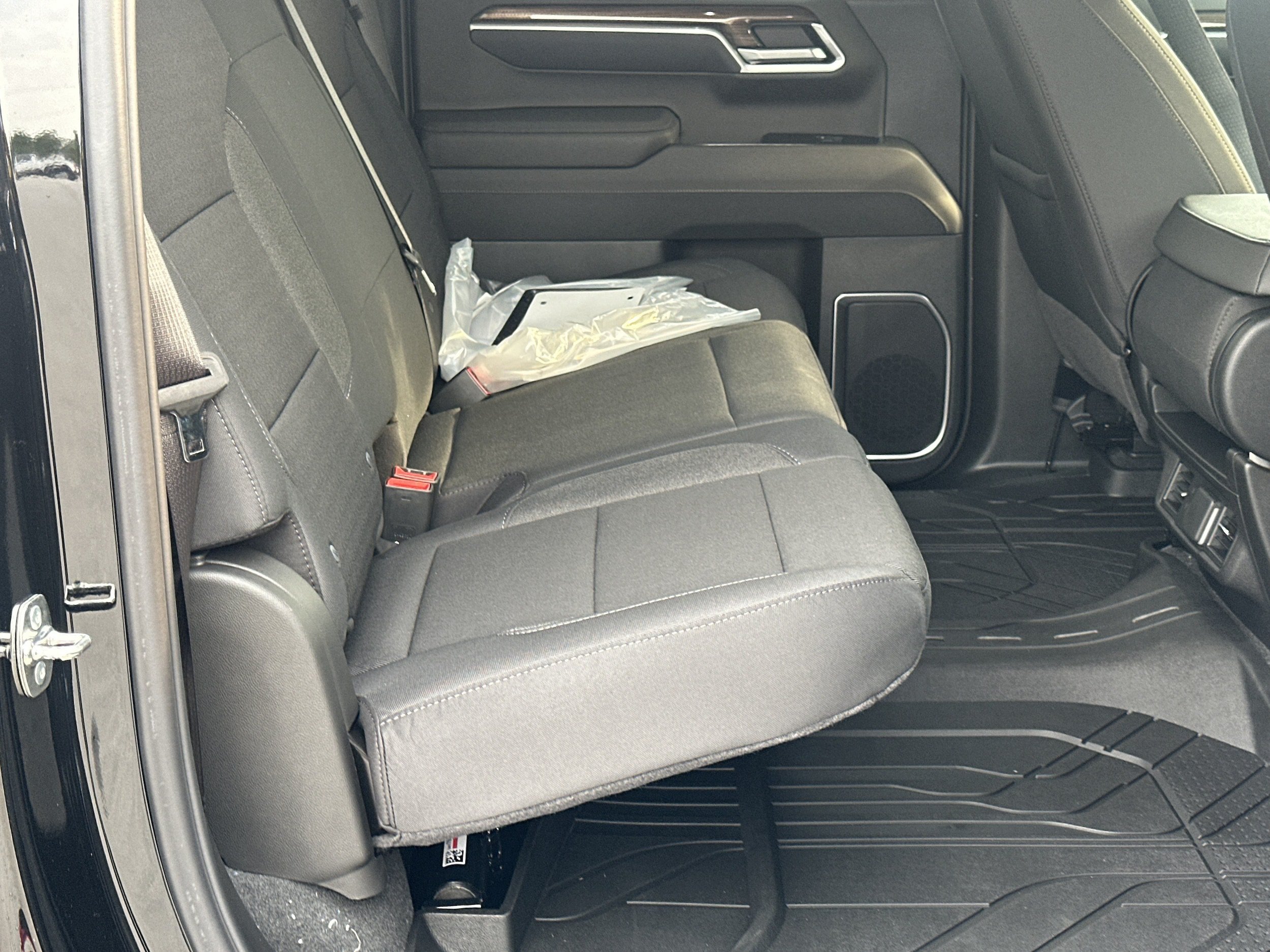 New 2026 Chevrolet Silverado 1500 RST w/ LPO, Dark Essentials Package AWD/4WD image 15