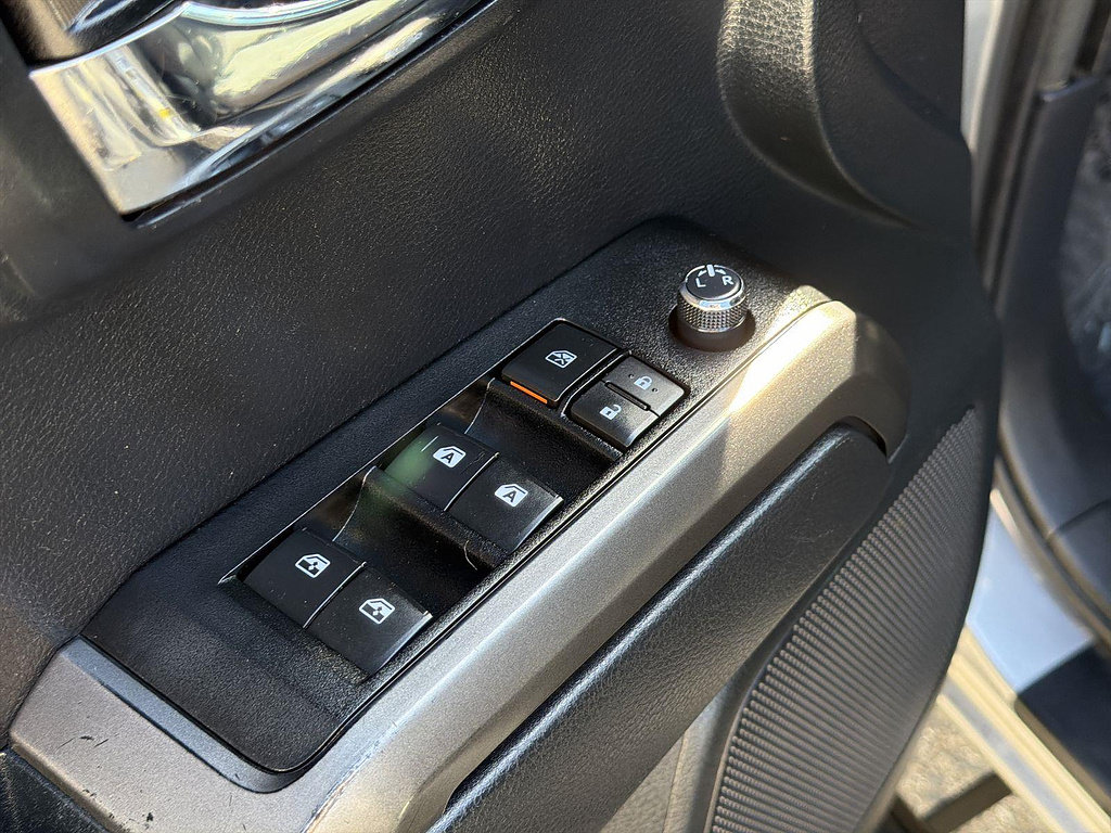 Used 2017 Toyota Tacoma TRD Sport AWD/4WD image 20