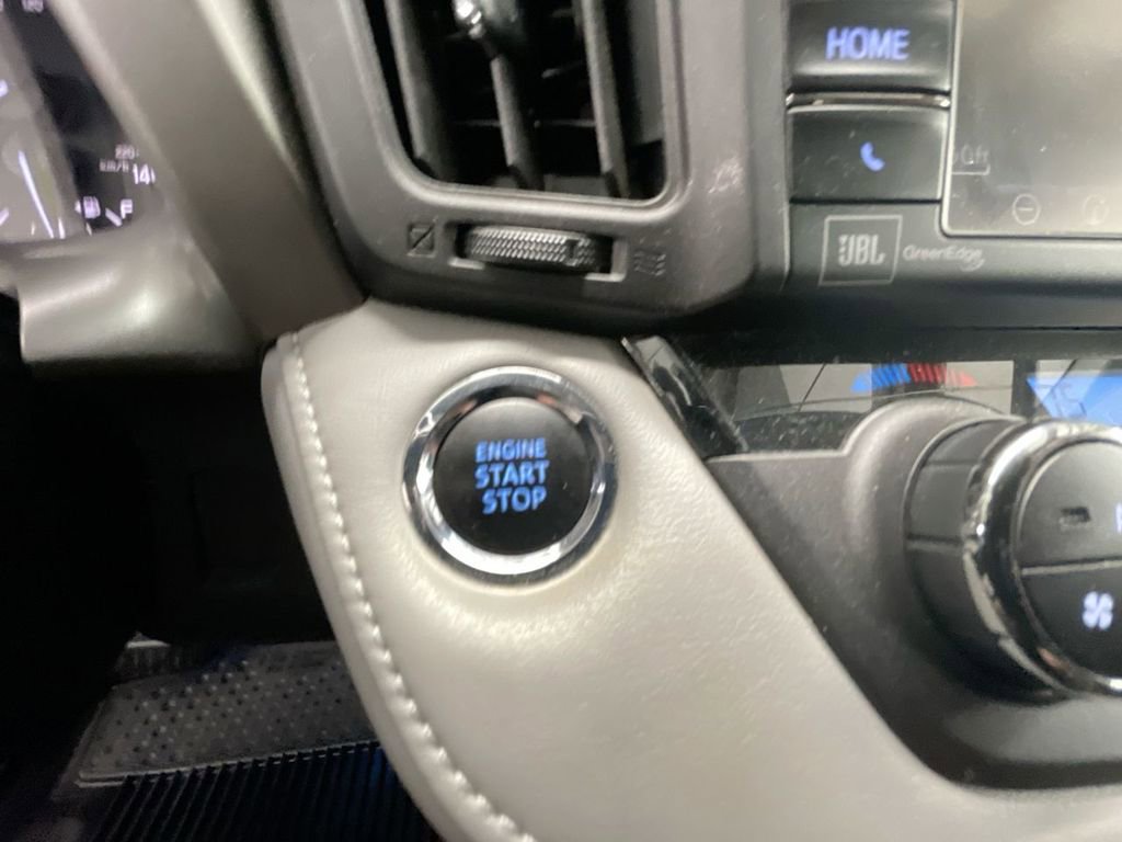 Used 2018 Toyota RAV4 Platinum image 17