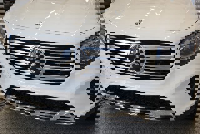 New 2025 Mercedes-Benz GLB 250 4MATIC image 16