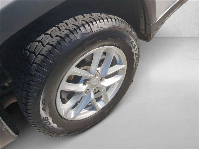 Certified 2023 Jeep Grand Cherokee L Laredo image 22