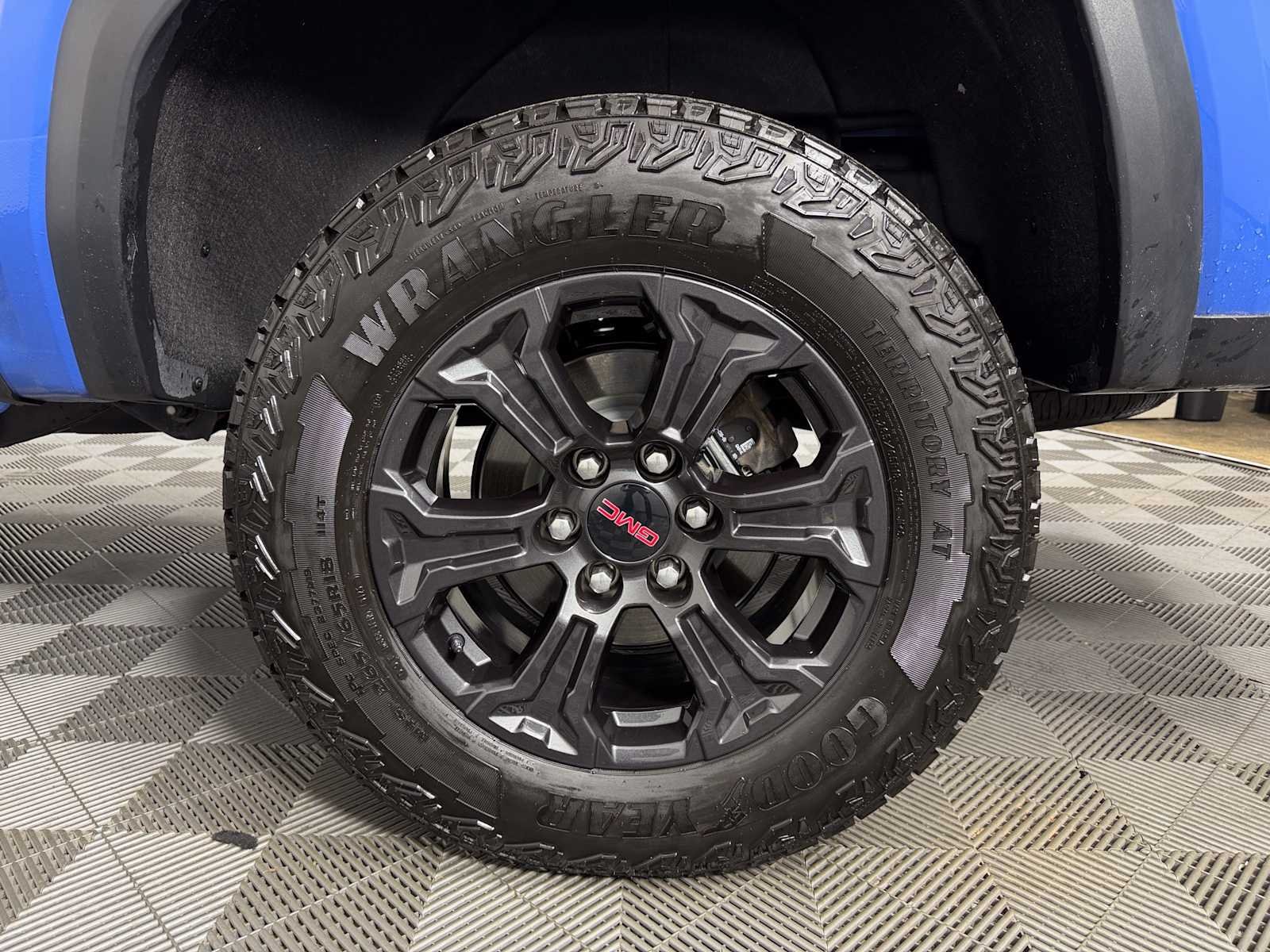 Certified 2025 GMC Canyon Elevation w/ Convenience Package AWD/4WD image 17