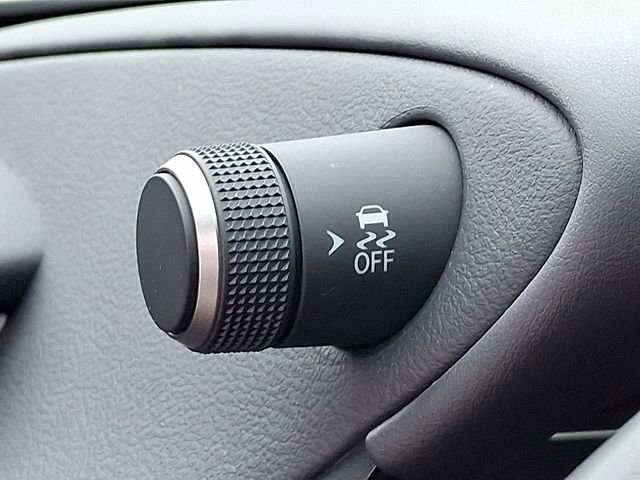 Used 2025 Lexus ES 300h w/ Premium Package image 32