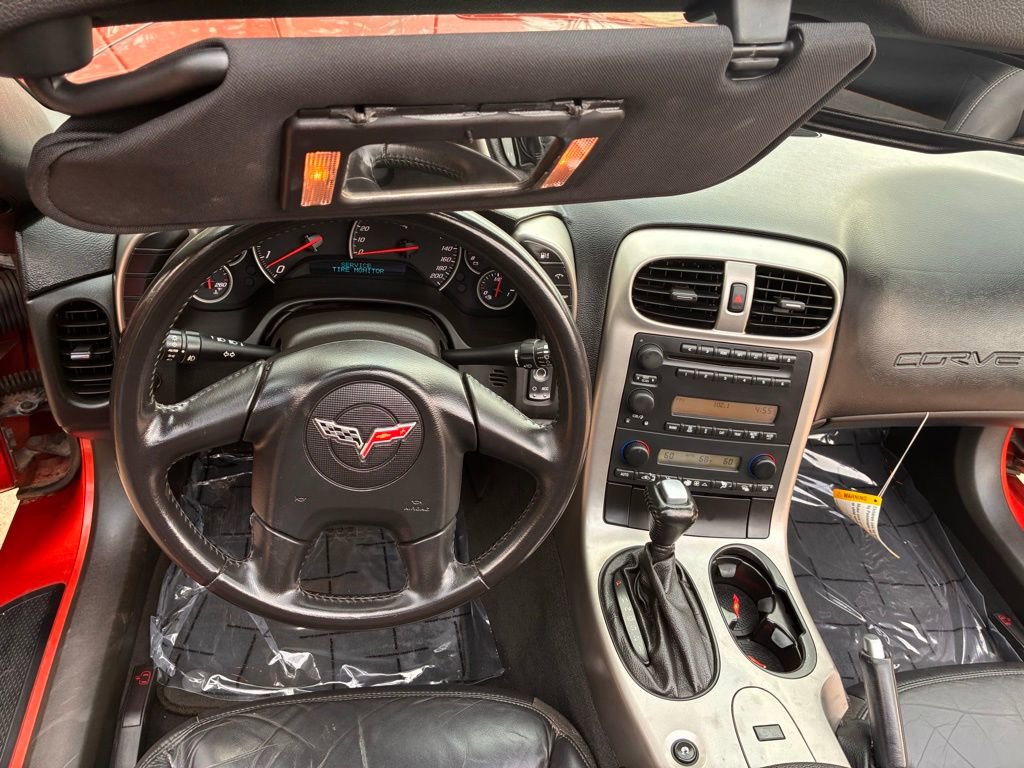 Used 2005 Chevrolet Corvette Coupe w/ Preferred Equipment Group RWD image 17