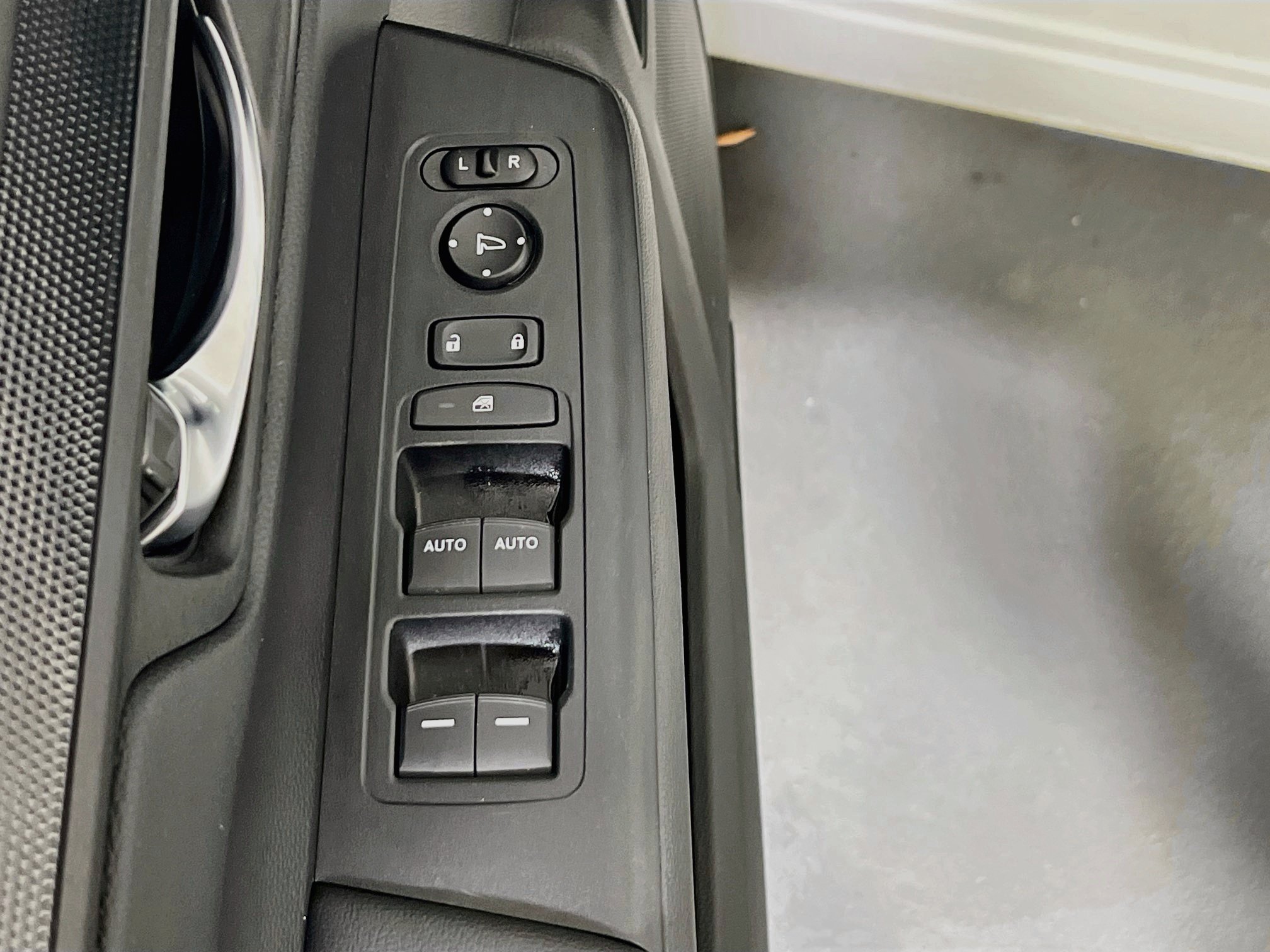 Used 2023 Honda CR-V EX image 17