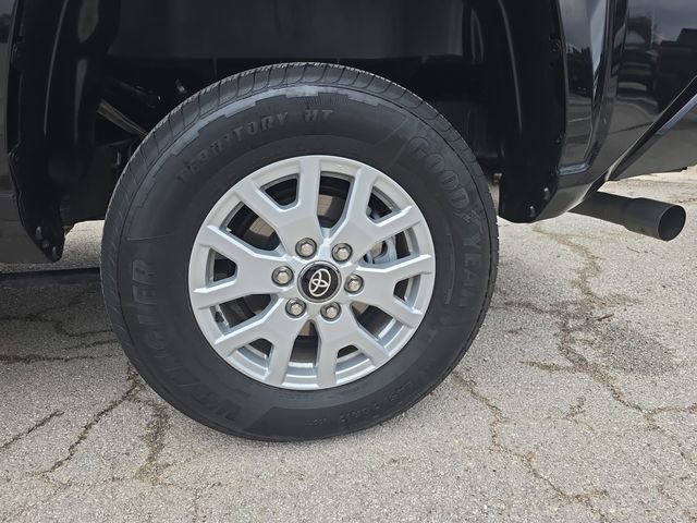 Used 2025 Toyota Tacoma SR5 image 32