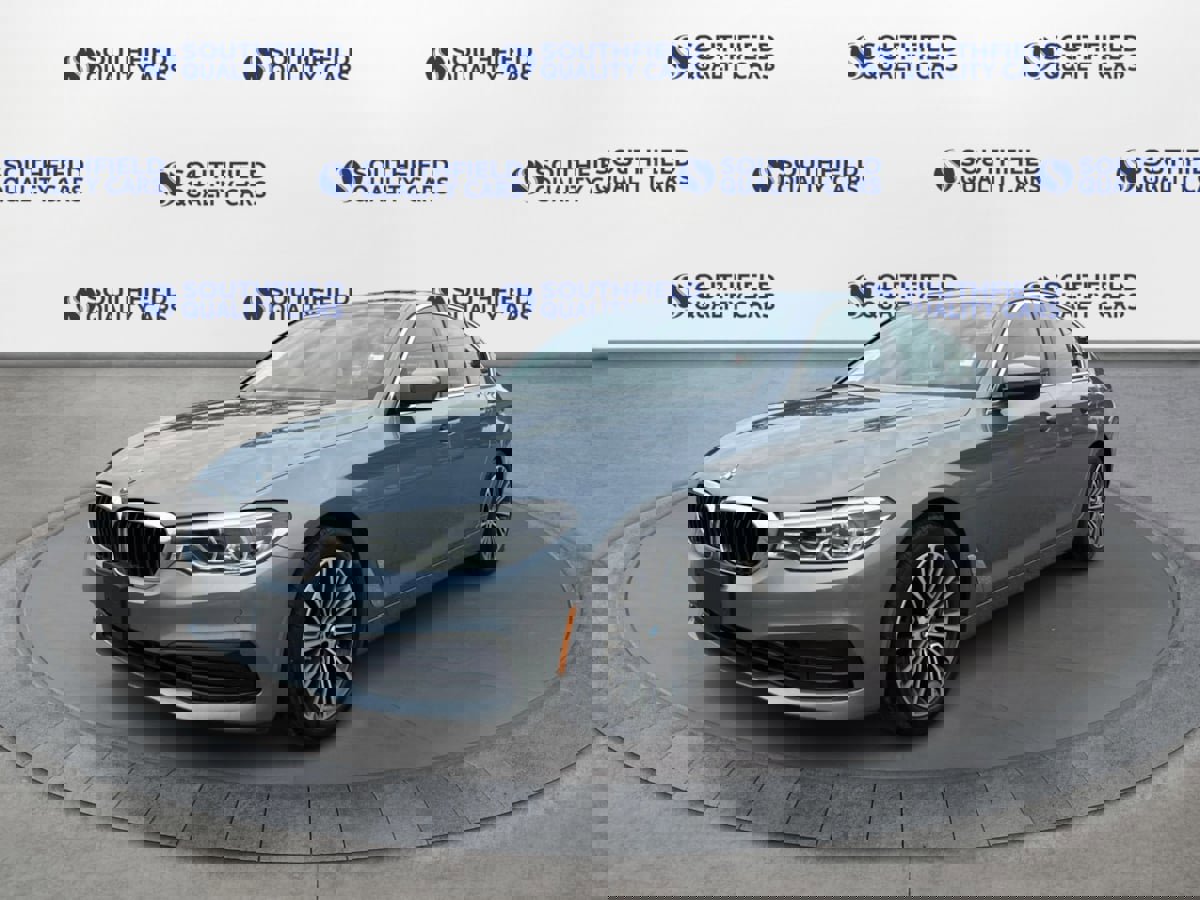 Used 2019 BMW 540i w/ Executive Package image 2
