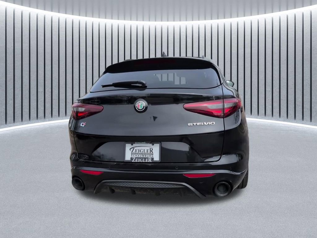 Used 2023 Alfa Romeo Stelvio Veloce image 8