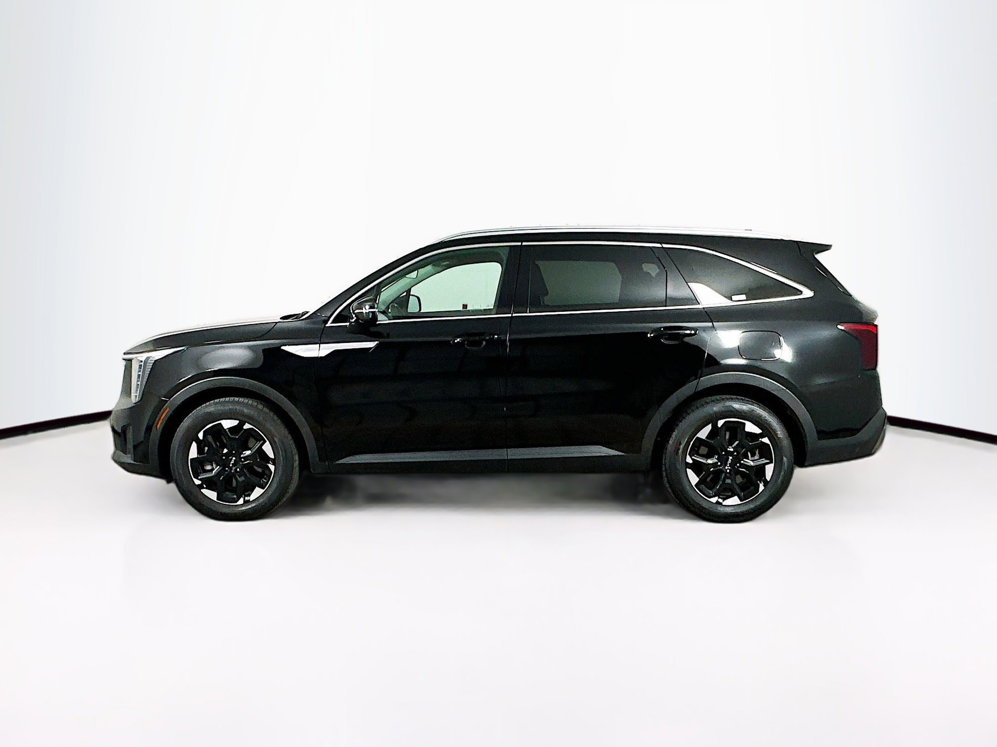 Used 2024 Kia Sorento S image 4