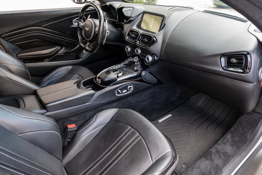 Used 2019 Aston Martin V8 Vantage Coupe RWD image 36