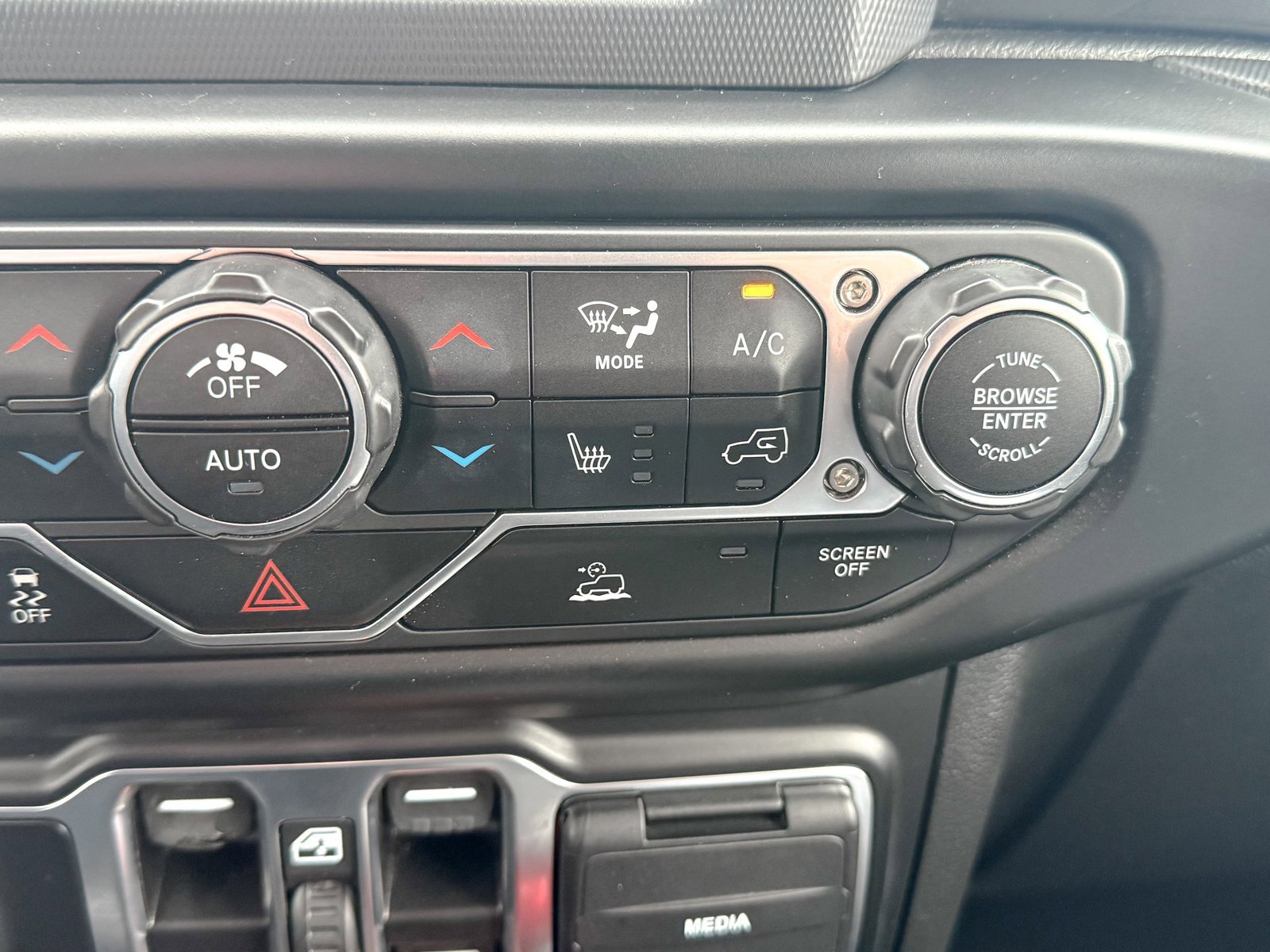 Used 2022 Jeep Gladiator Sport image 30