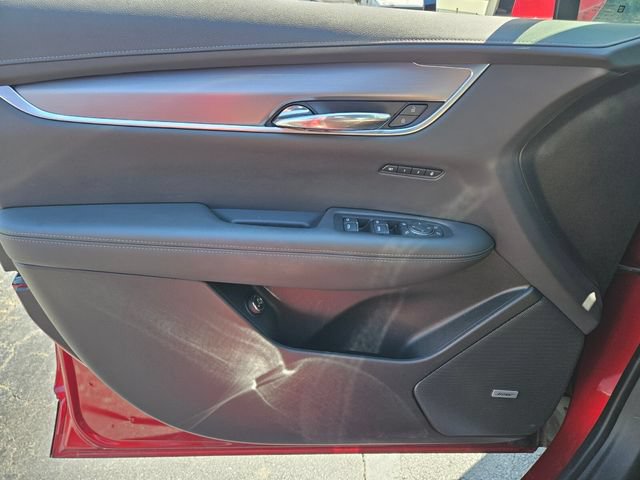 Used 2025 Cadillac XT6 Luxury FWD image 30
