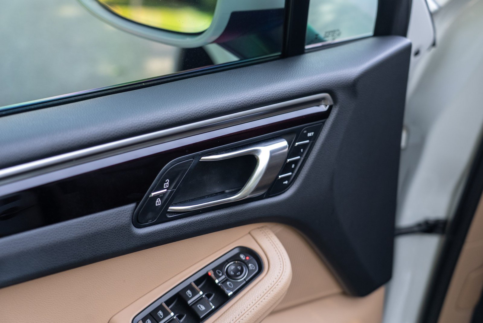 Certified 2021 Porsche Macan AWD/4WD image 21