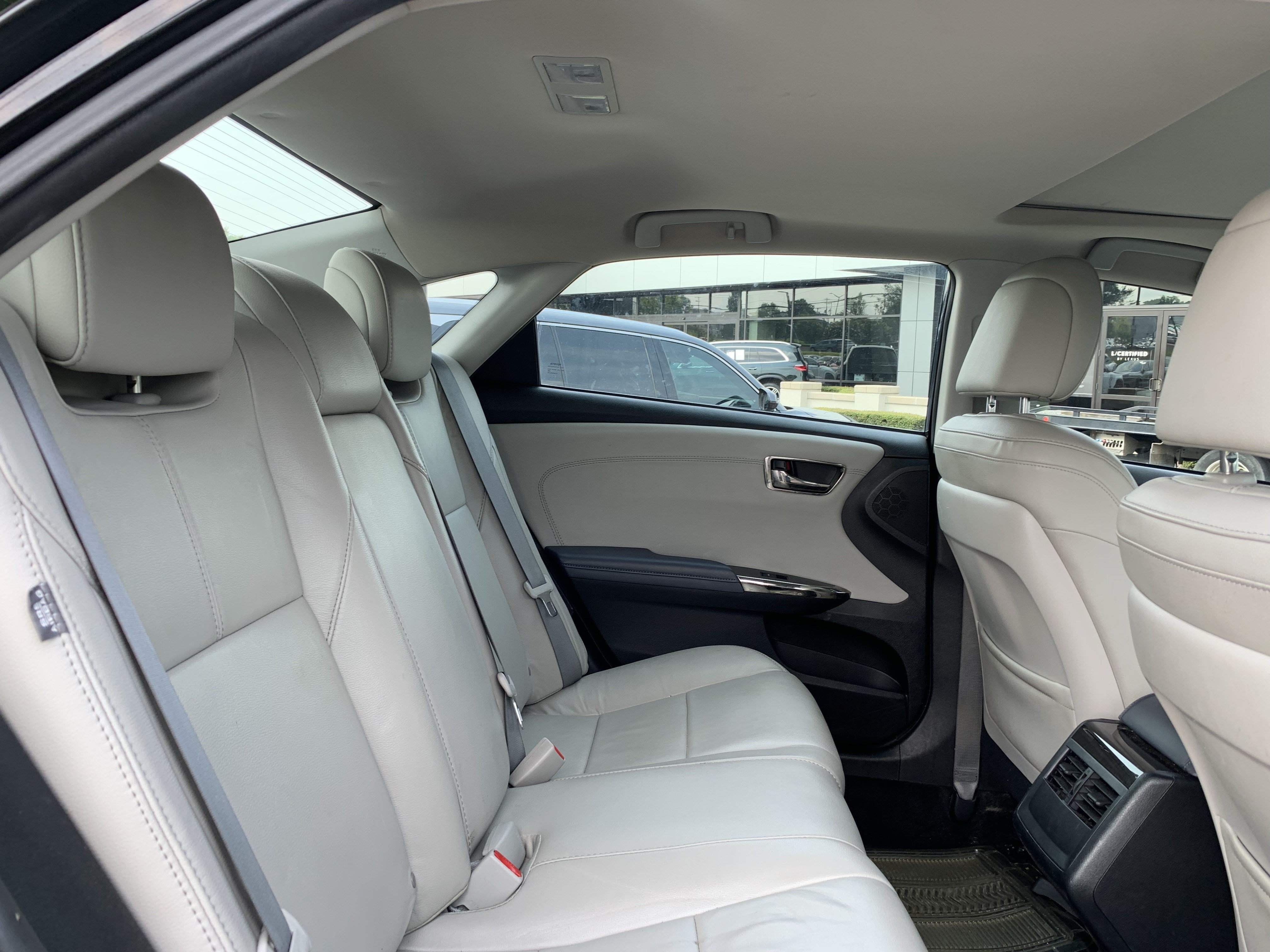 Used 2013 Toyota Avalon XLE Touring FWD image 29