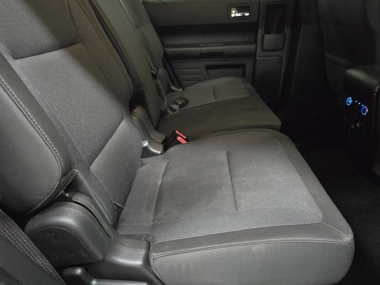 Used 2019 Ford Flex SE image 16