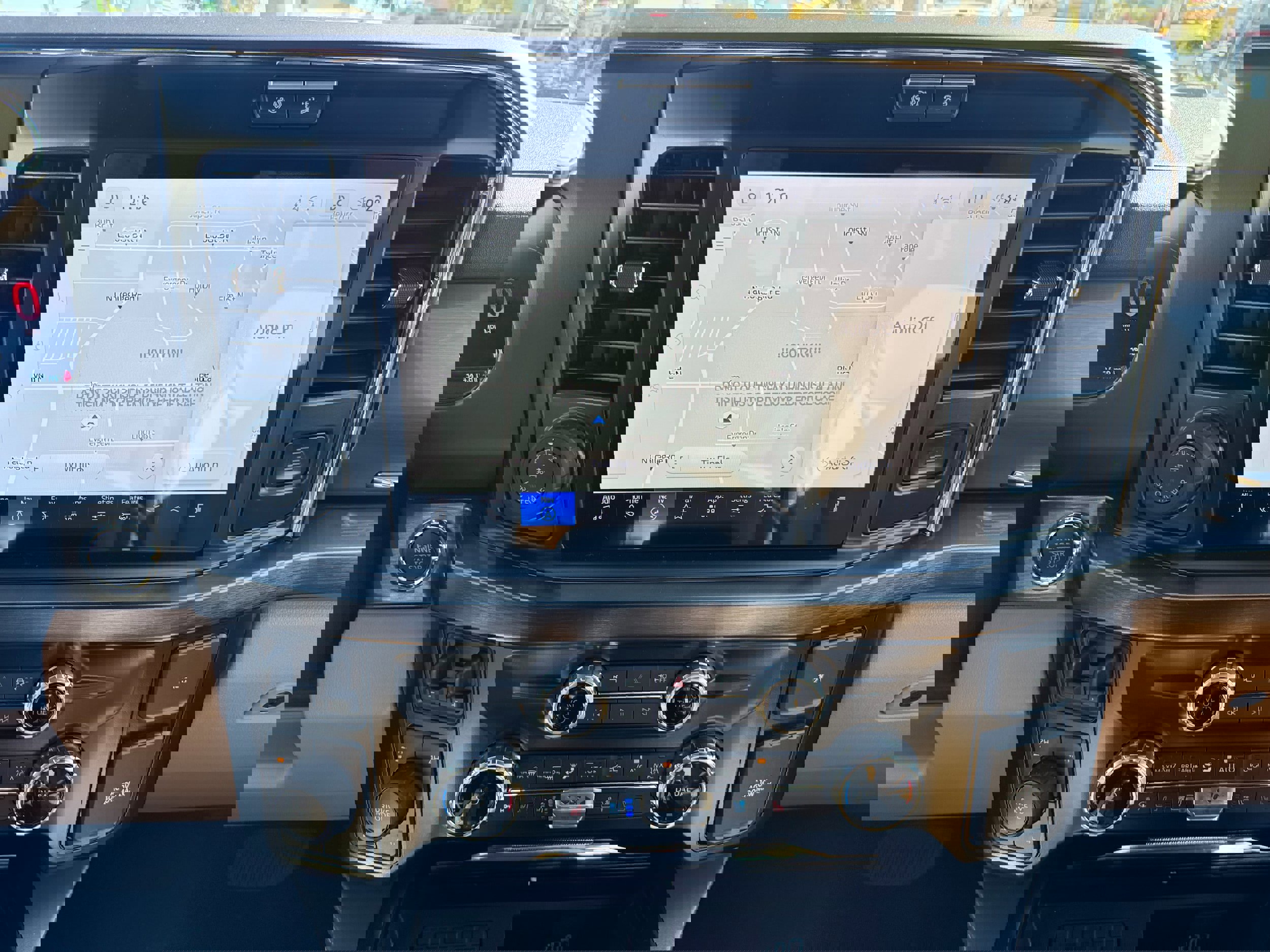 New 2026 Ford F350 Lariat w/ Lariat Premium Package image 22