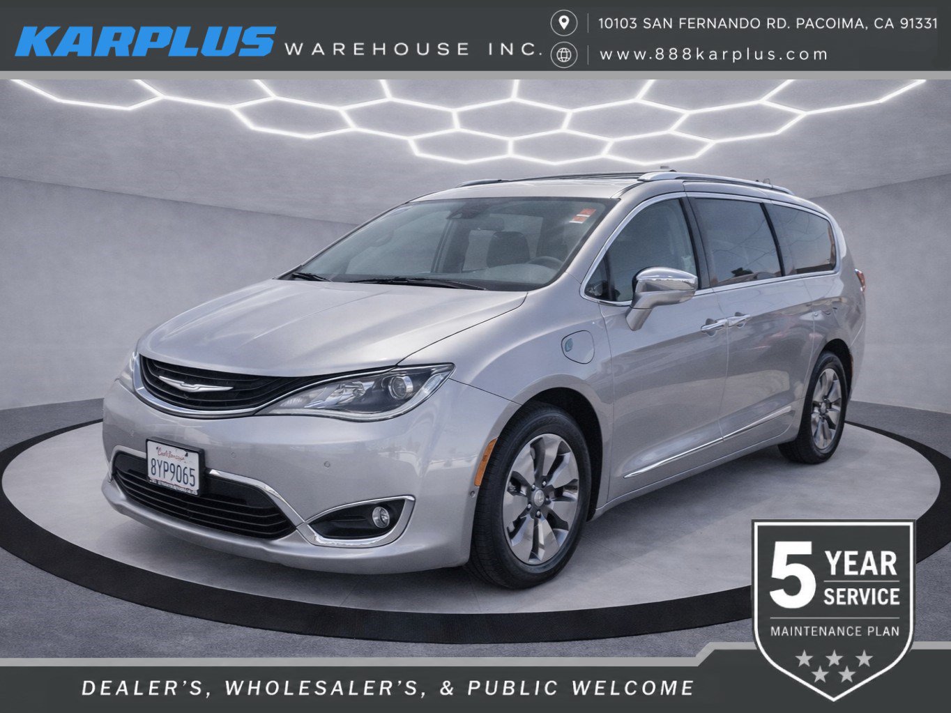Used 2017 Chrysler Pacifica Platinum FWD image 1