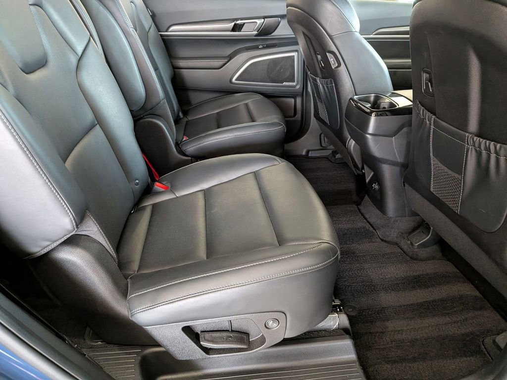 Used 2025 Kia Telluride S image 31