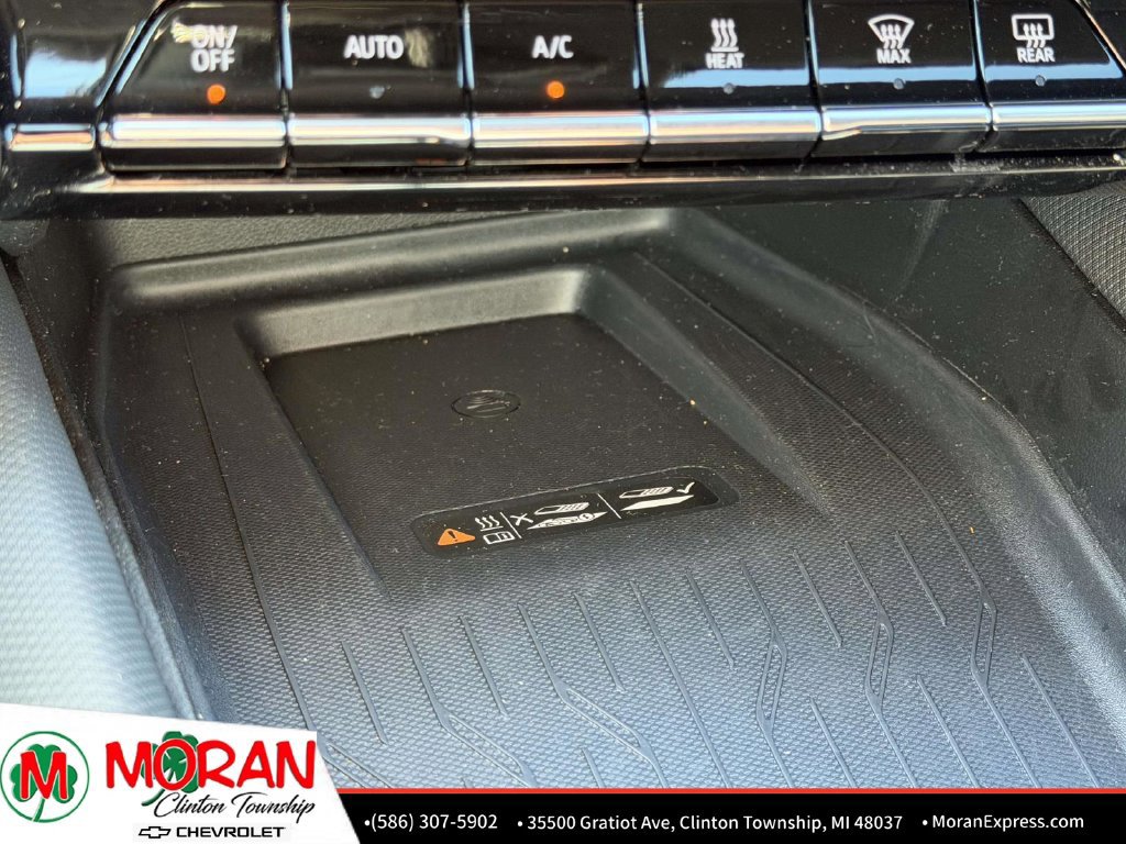Used 2025 Chevrolet Equinox EV LT w/ Convenience Package FWD image 24