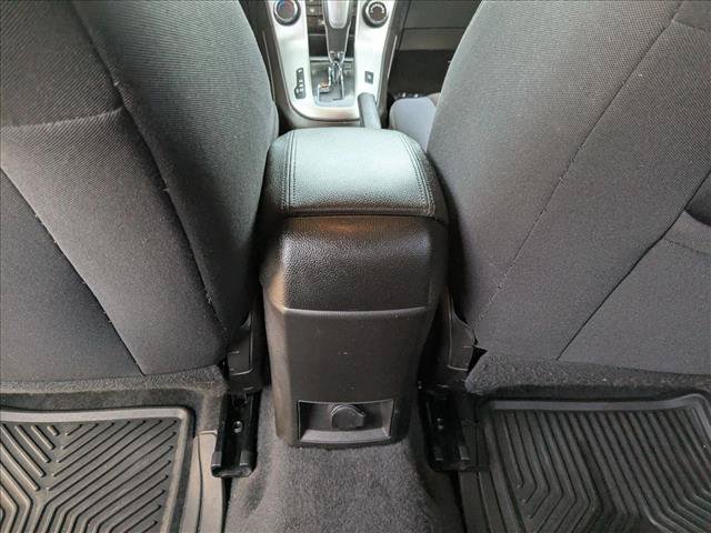 Used 2016 Chevrolet Cruze LT w/ Technology Package FWD image 17
