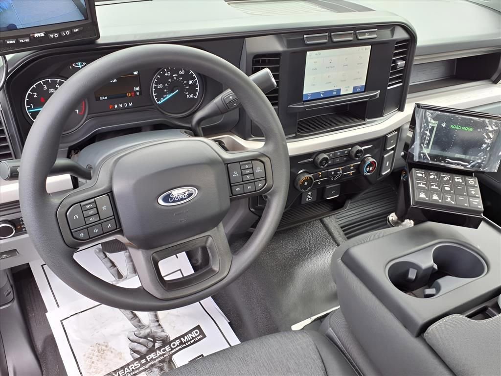 Used 2024 Ford F250 XL image 5