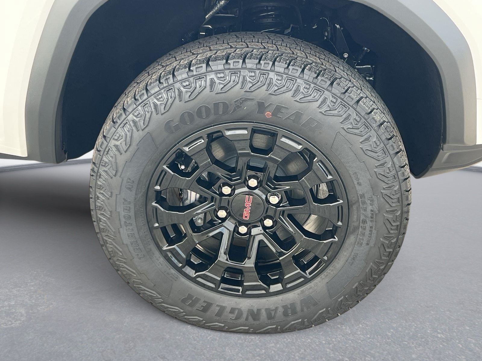 New 2026 GMC Canyon Elevation RWD image 32