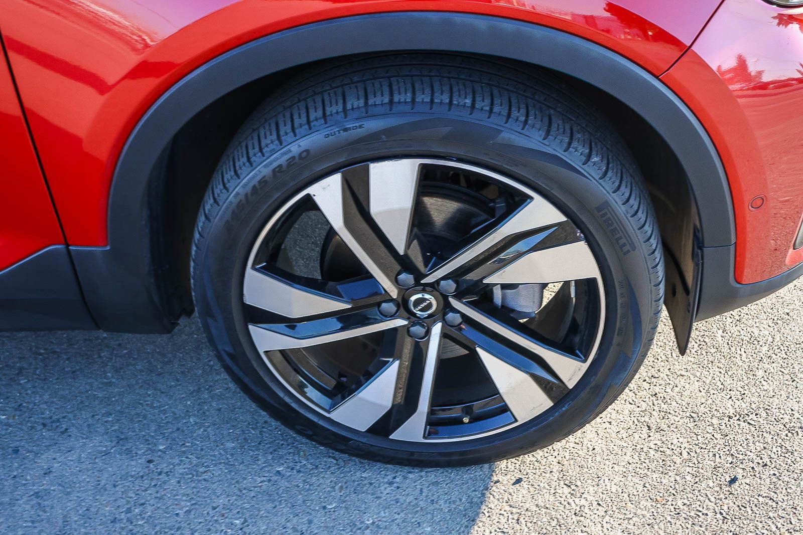 Used 2023 Volvo XC40 B5 Ultimate w/ Protection Package Premier image 15