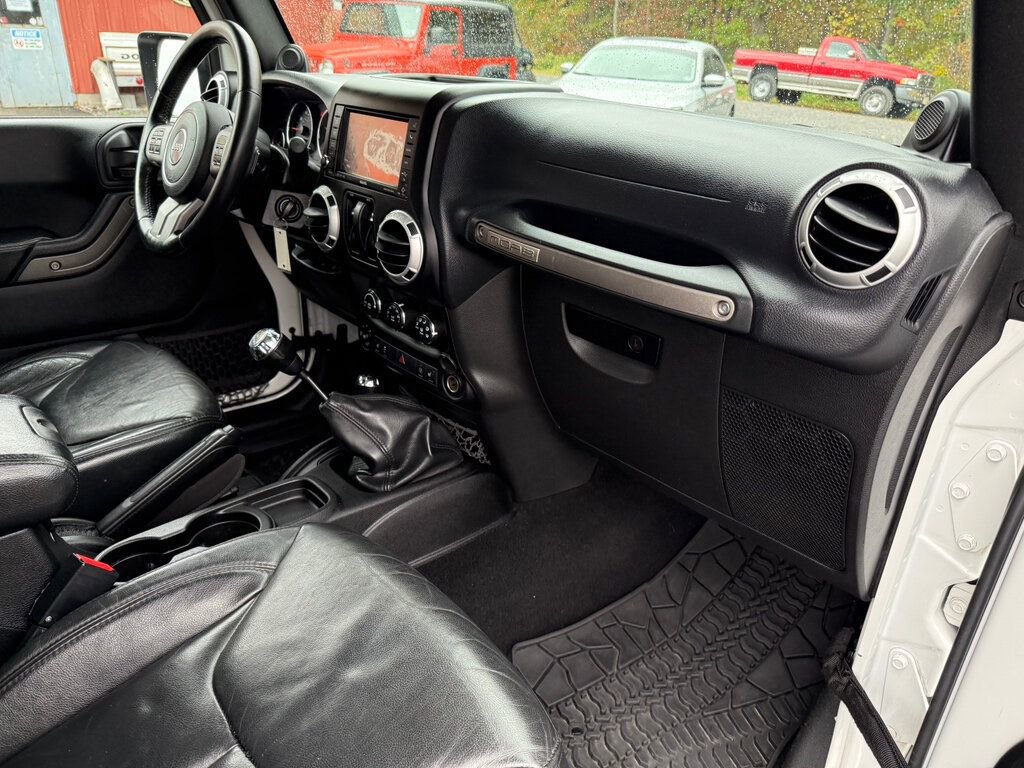 Used 2013 Jeep Wrangler Sahara image 35