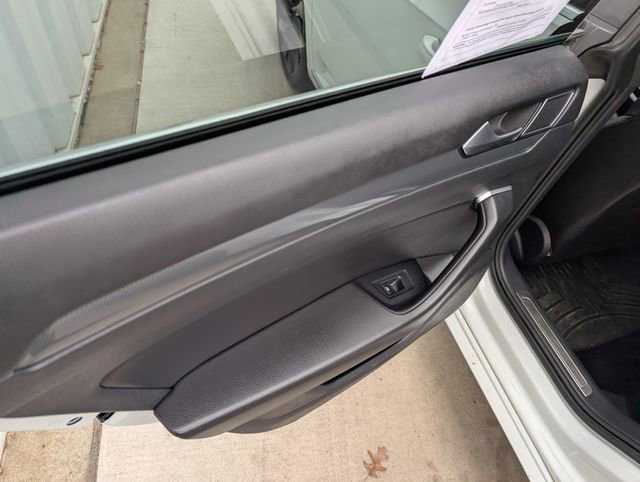Used 2019 Volkswagen Arteon SE FWD image 22
