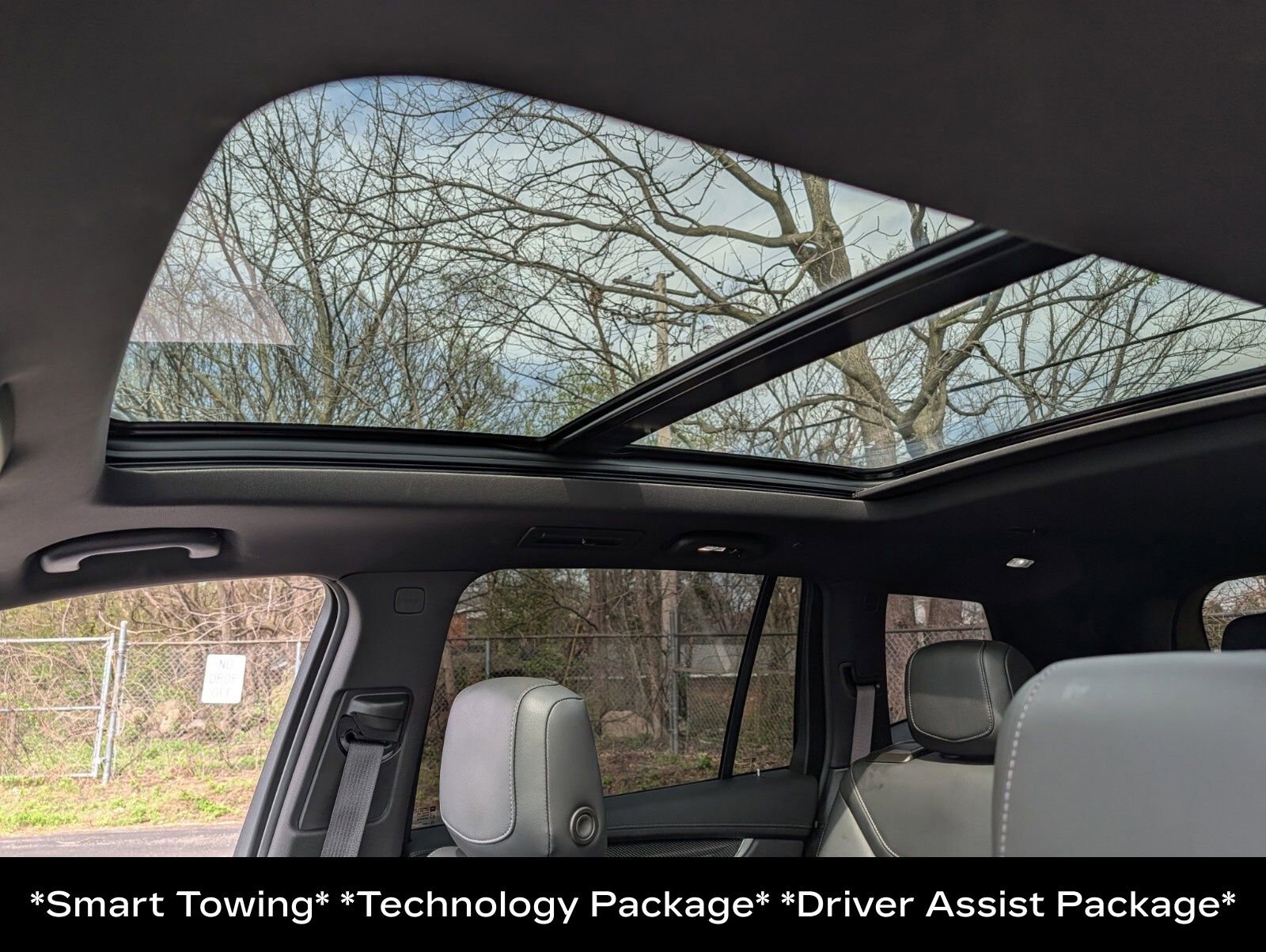 Used 2024 Cadillac XT6 Sport w/ LPO, Onyx Lite Package AWD/4WD image 4
