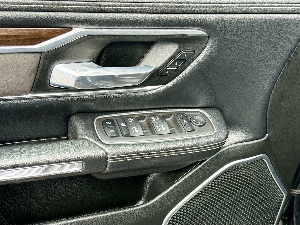 Used 2022 RAM 1500 Laramie AWD/4WD image 16