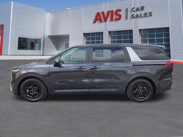 Used 2025 Kia Carnival image 11