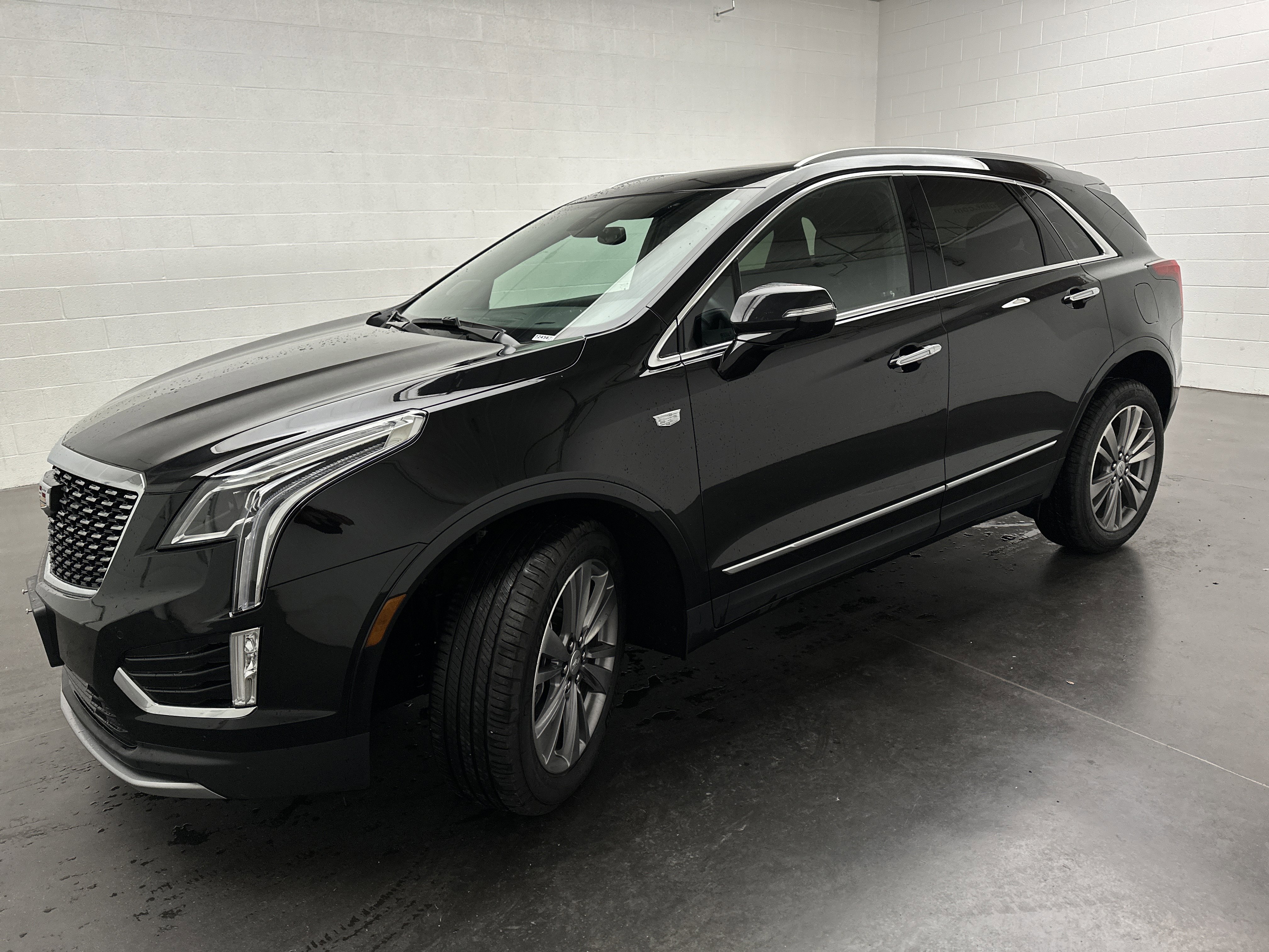 Used 2025 Cadillac XT5 Premium Luxury image 5