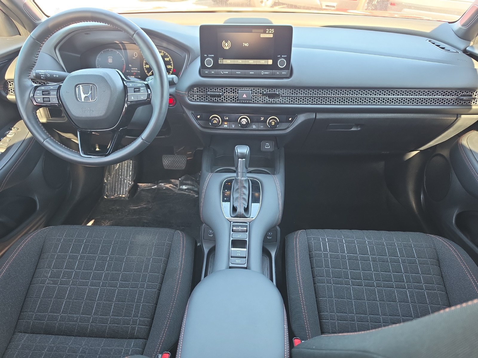 Used 2025 Honda HR-V Sport image 9