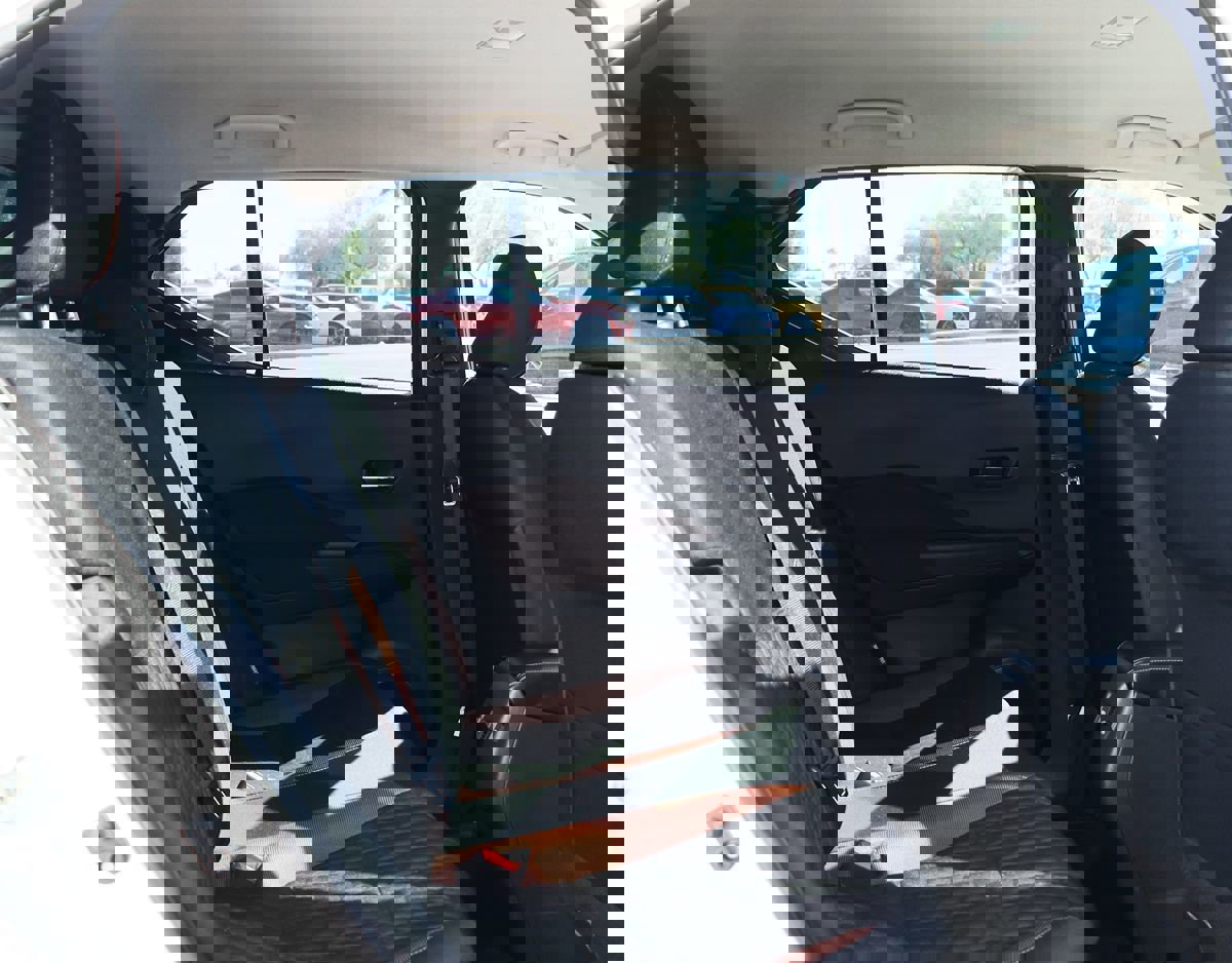 Used 2023 Nissan Kicks SR image 27