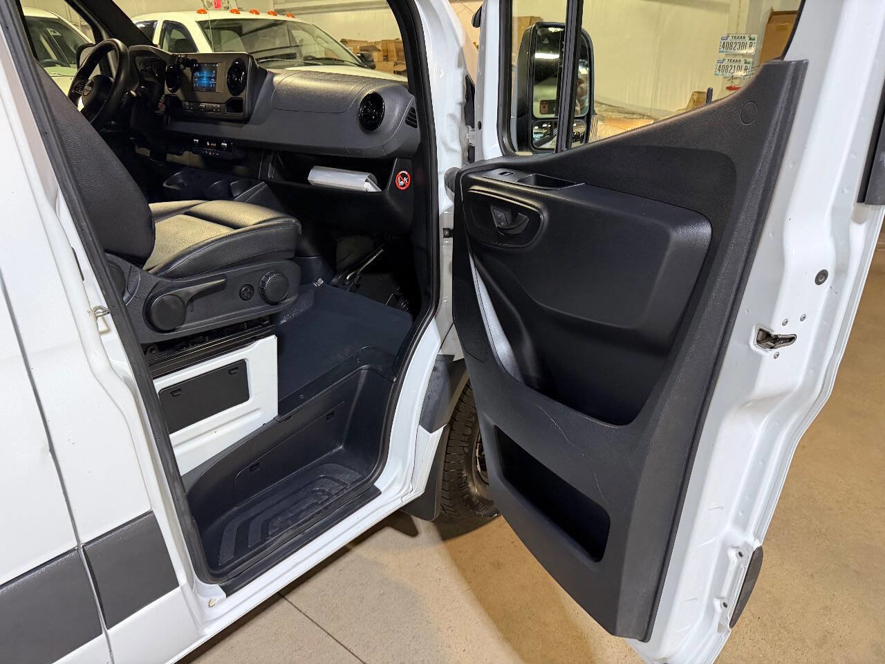 Used 2020 Freightliner Sprinter 2500 image 22