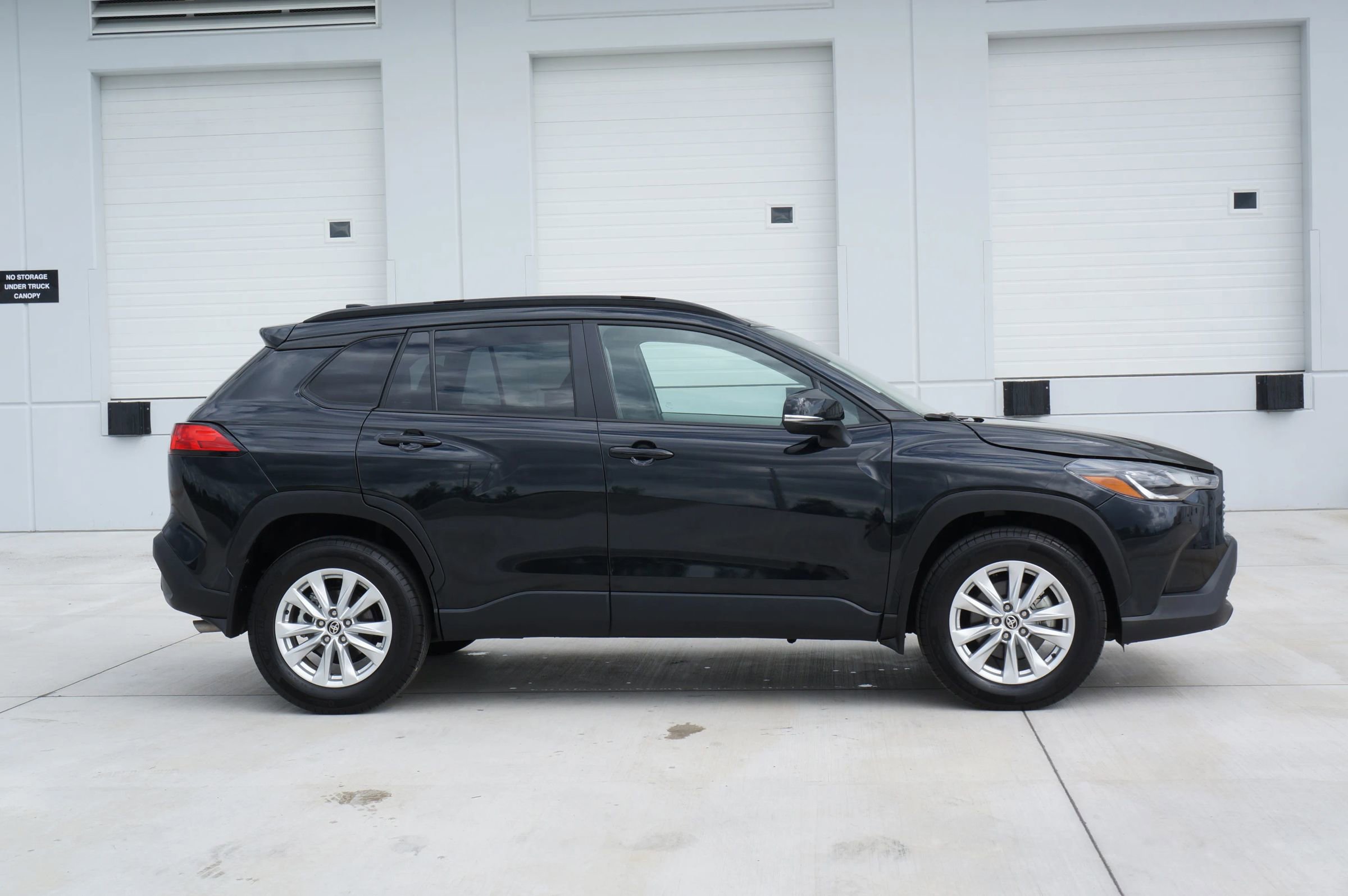 Used 2025 Toyota Corolla Cross LE image 15