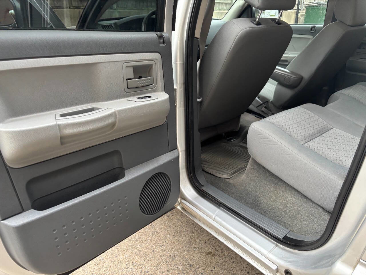 Used 2007 Dodge Dakota ST w/ PWR Convenience Group AWD/4WD image 17