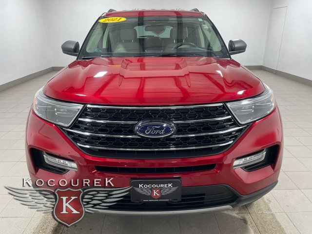 Used 2021 Ford Explorer XLT w/ Equipment Group 202A image 2