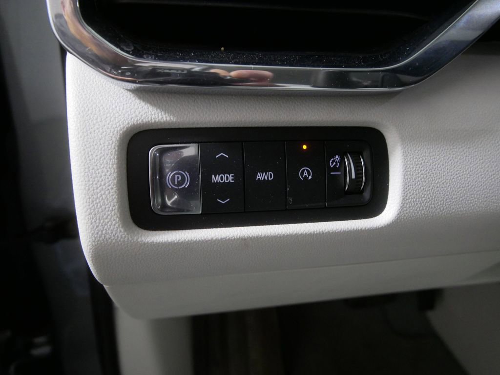 Used 2024 GMC Acadia Denali w/ Super Cruise Package image 17