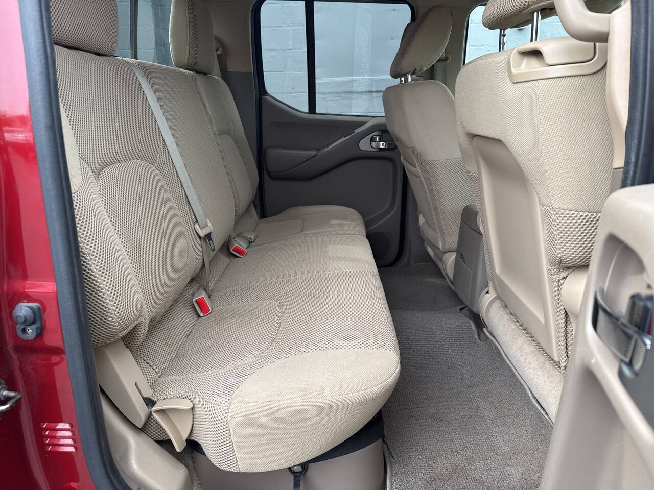Used 2014 Nissan Frontier SV w/ SV Value Truck Package AWD/4WD image 19