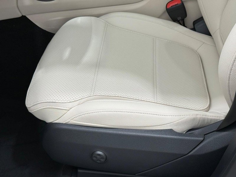 New 2026 Mercedes-Benz GLC 300 4MATIC image 17