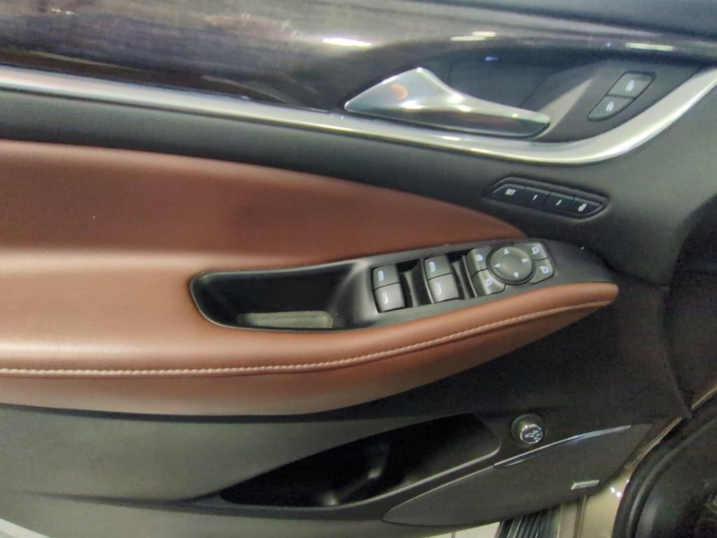 Used 2020 Buick Enclave Avenir w/ Avenir Technology Package image 13