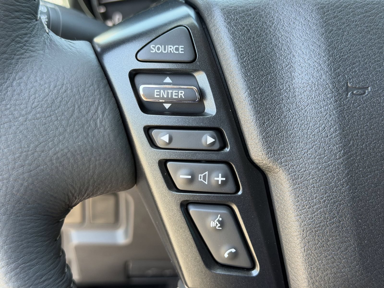 New 2026 Nissan Frontier SV w/ All-Weather Content Package AWD/4WD image 17