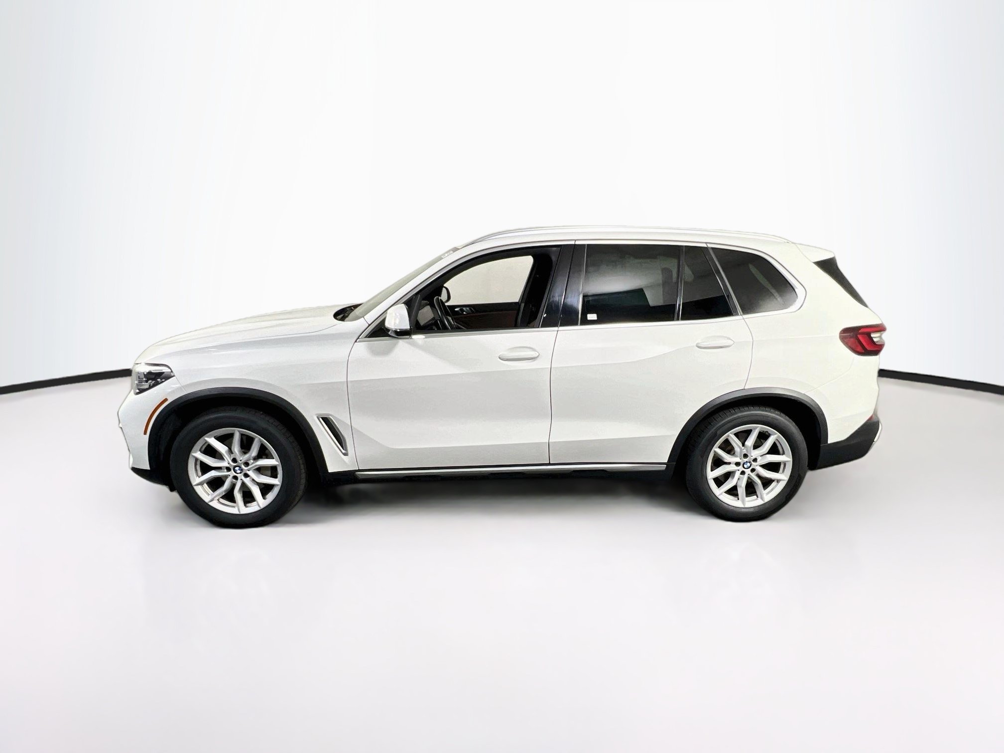 Used 2021 BMW X5 xDrive40i w/ Premium Package AWD/4WD image 8